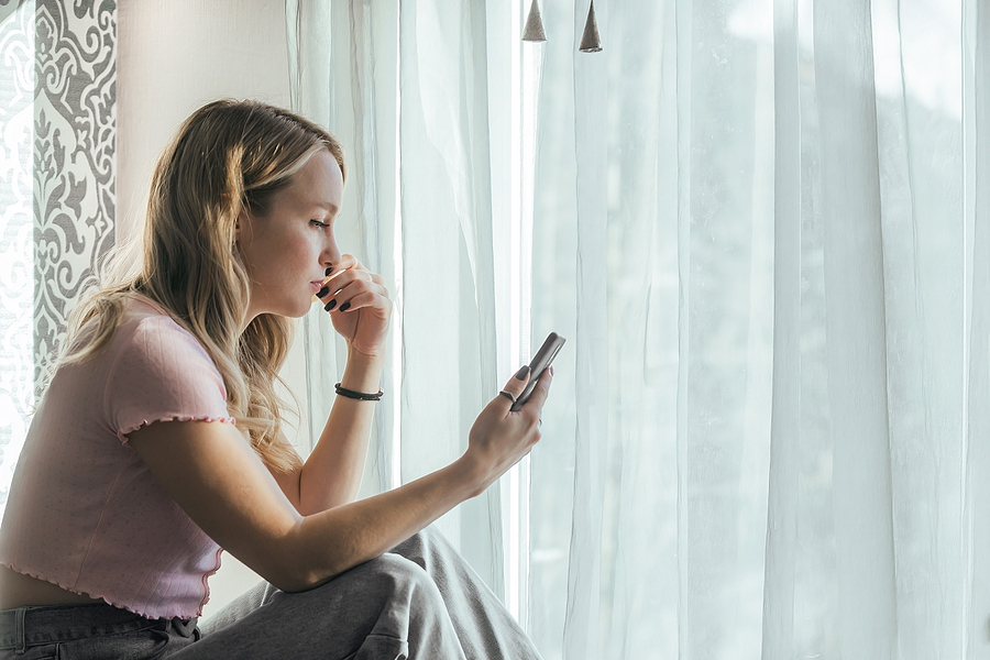 How to Help a Suicidal Friend Over Text: Modern Mental Health